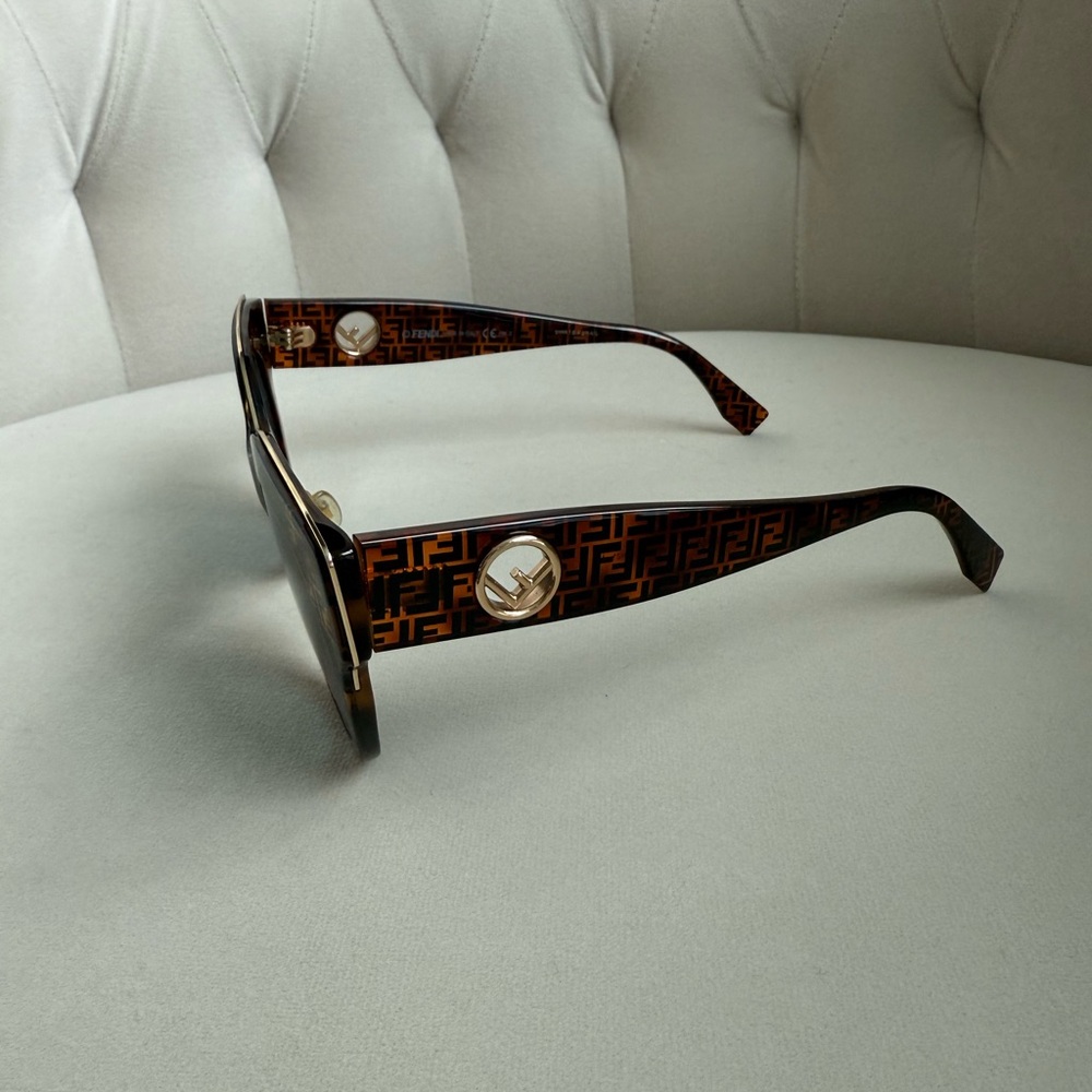 Fendi Women's Tortoiseshell Pattern Sunglasses - image 4